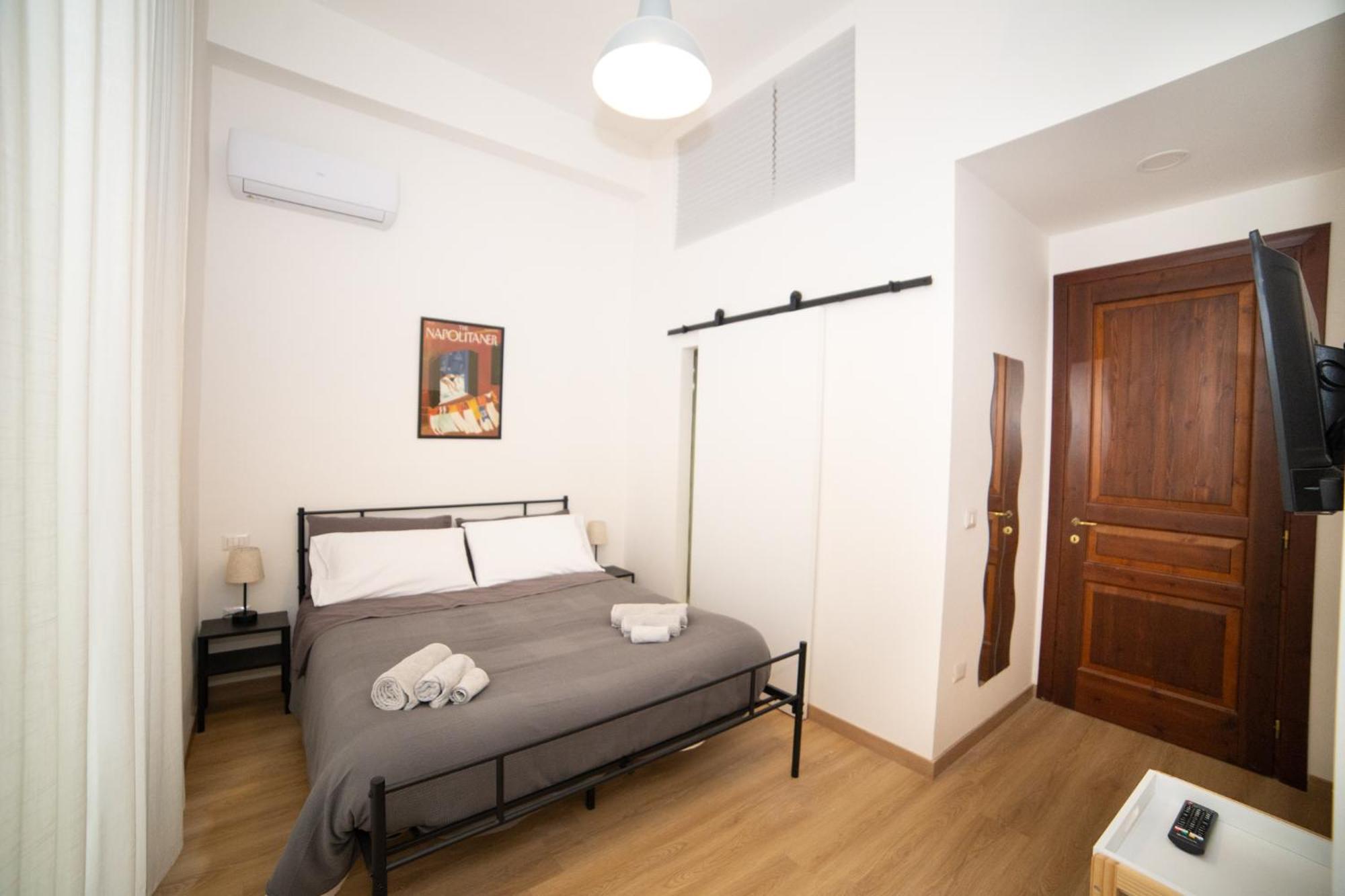 B&B 4Cella Naples Luaran gambar